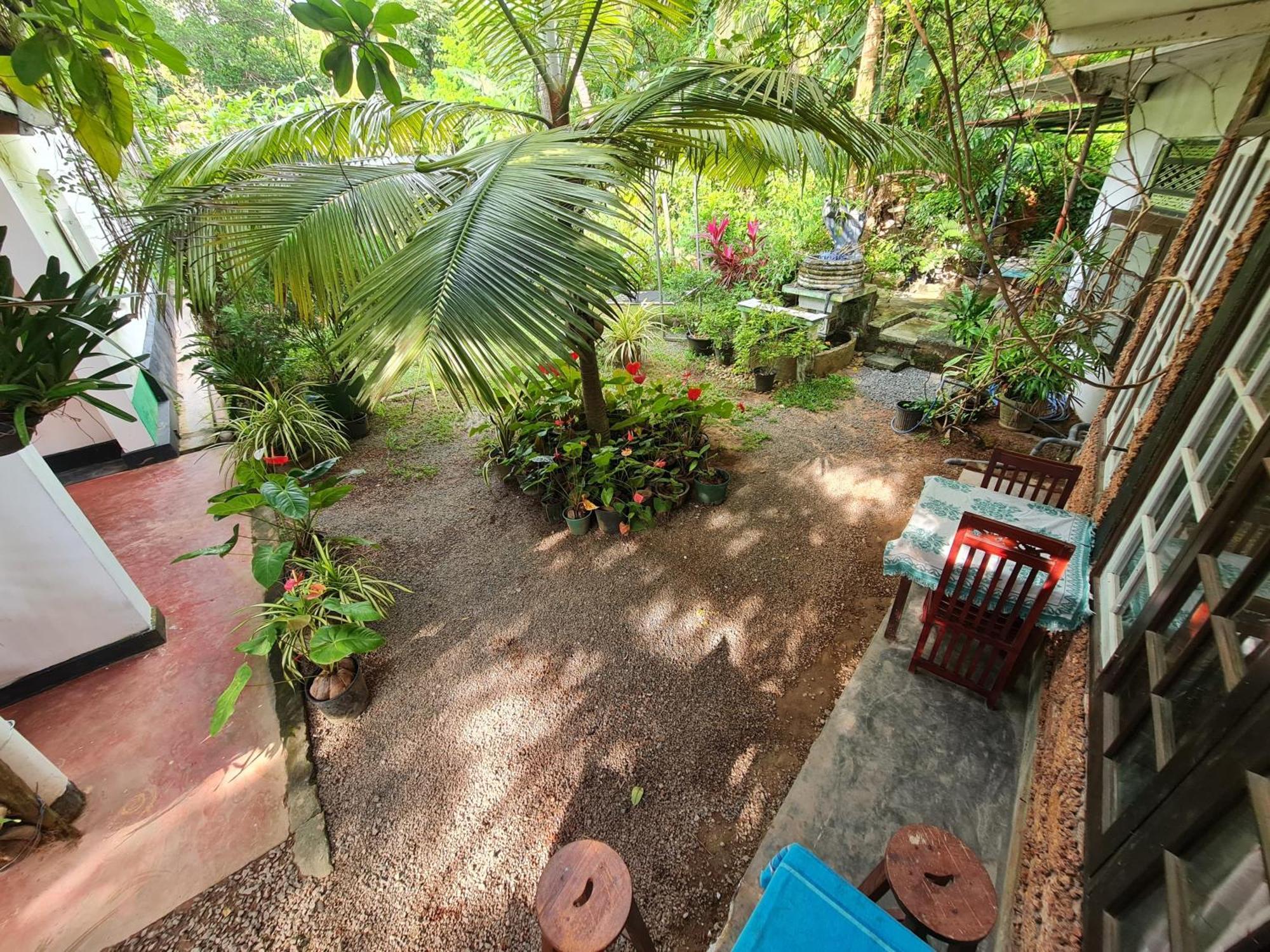 Hill Side Kings Villa Hikkaduwa Esterno foto